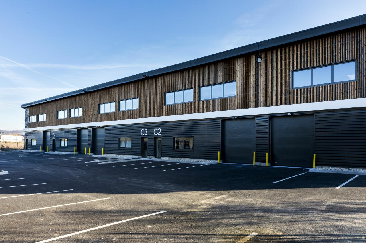Local d'activité Droue-sur-Drouette 2878m² Vente local d'activité Droue-sur-Drouette Eure-et-Loir OVACT2119127 0